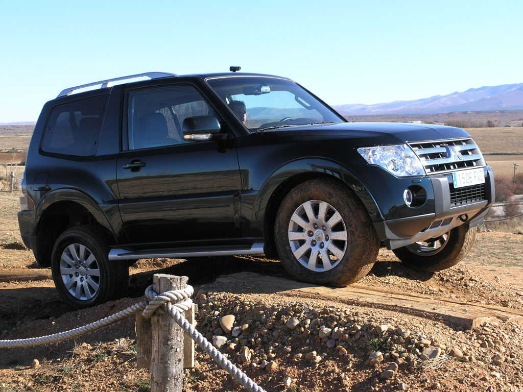 71607_mitsubishi-montero-3-2-di-d-3p-5